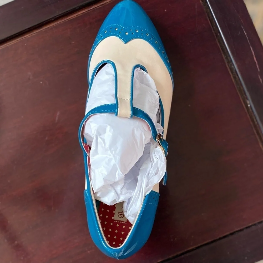 Vintage Inspired Patent Leather Baby Jane Shoes sz.8